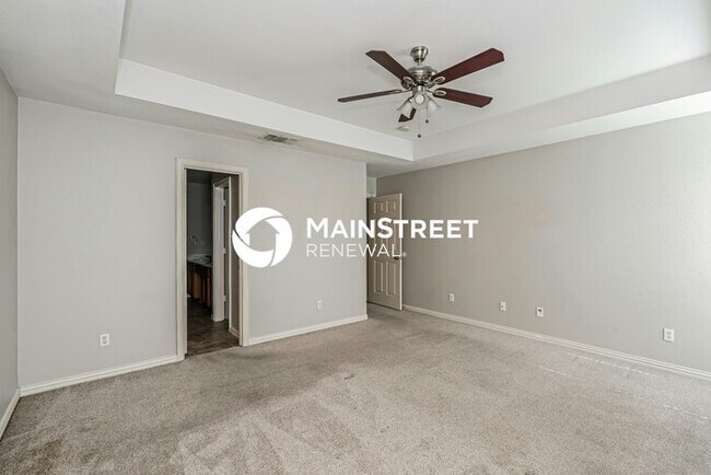 Building Photo - 3 Bedroom Pet-Friendly Home in Crowley, TX with Main Street Renewal