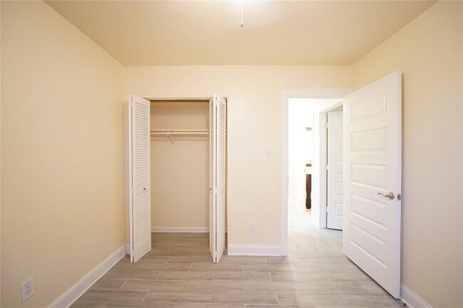 Building Photo - 12719 Ashford Brook Dr
