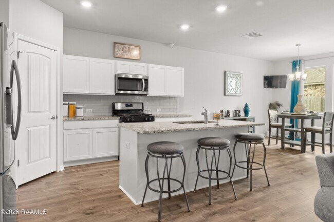 Building Photo - 203 S Lakepointe Dr