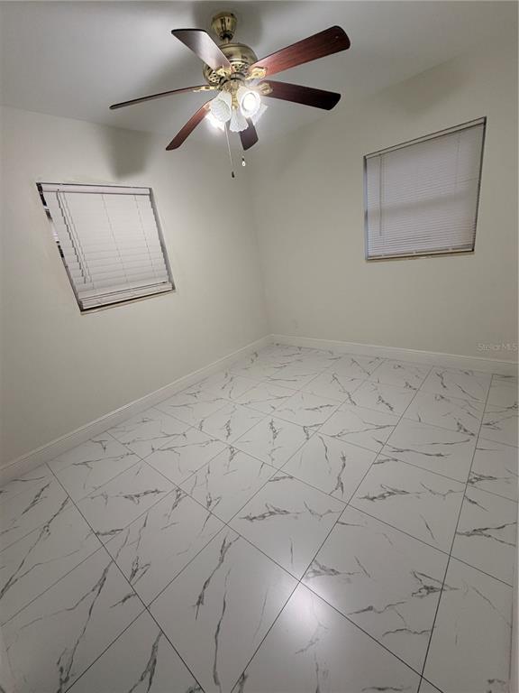 Building Photo - 1720 Park Dr