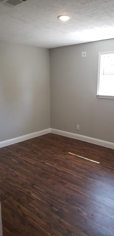 Building Photo - 2107 Jones Rd