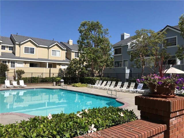 Building Photo - 2800 Plaza del Amo