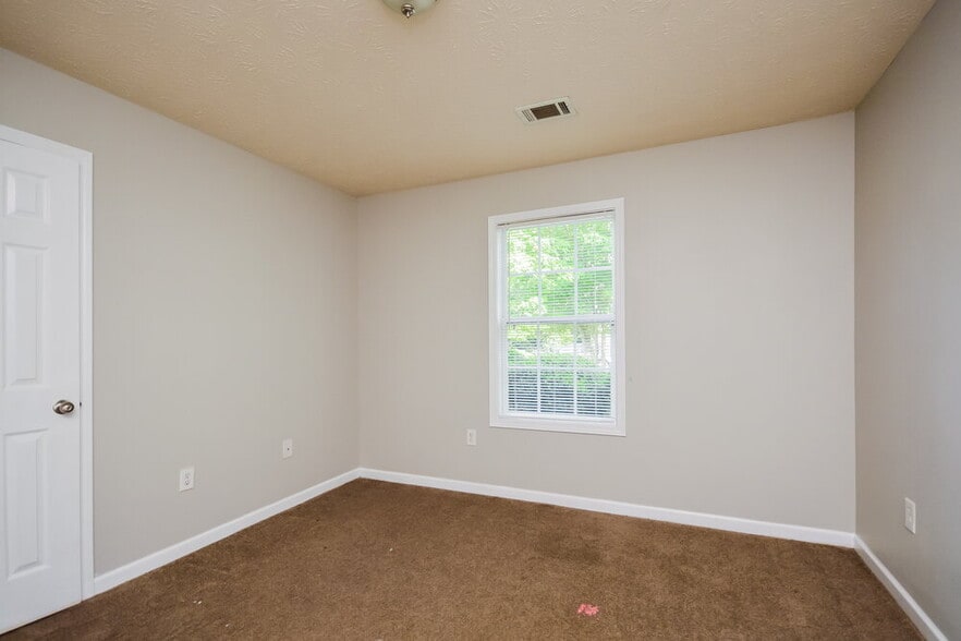 Building Photo - 9111 Jefferson Village Dr SW