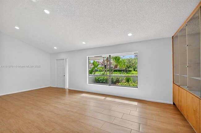 Building Photo - 9721 Majestic Way