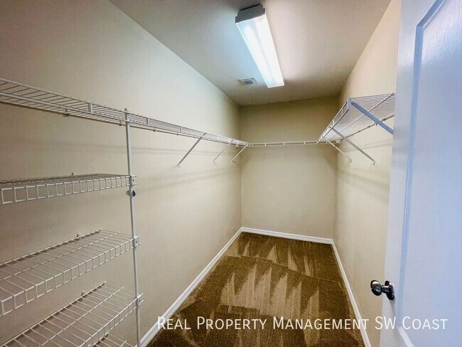 Building Photo - 11554 Woodmount Ln
