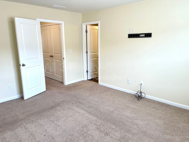 Building Photo - 11971 Fuller St