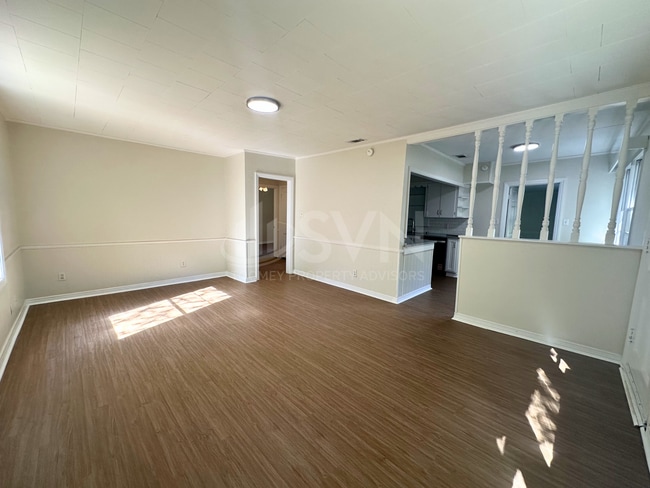 Building Photo - 5207 Azalea Cir S