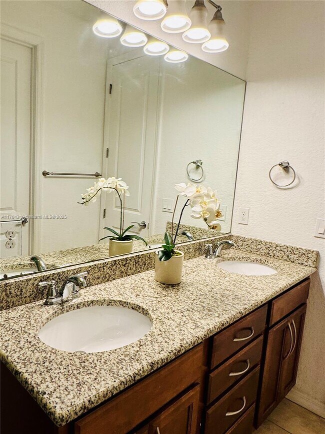 Building Photo - 3956 Poinciana Ln
