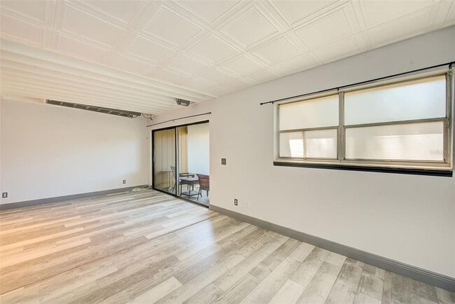 Building Photo - 10453 Carrollbrook Cir
