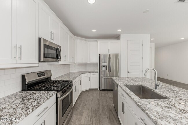 Building Photo - 1229 E Maldonado Dr