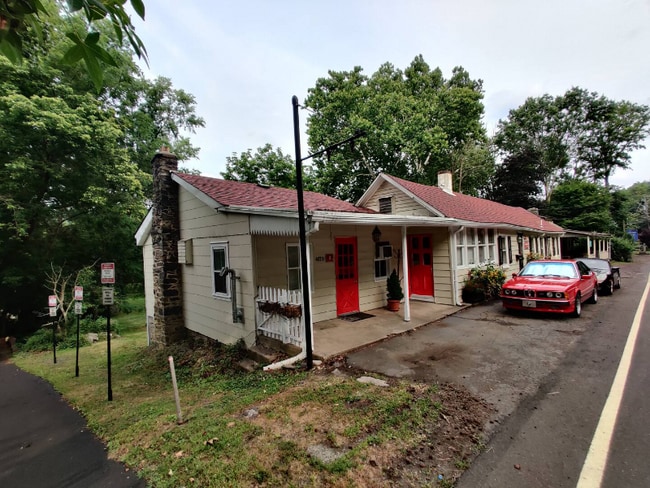 Building Photo - 4867 River Rd