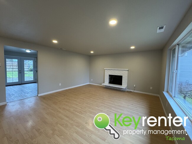 Building Photo - Must-have 3Bed/1Bath Tacoma Home + 50% Off...