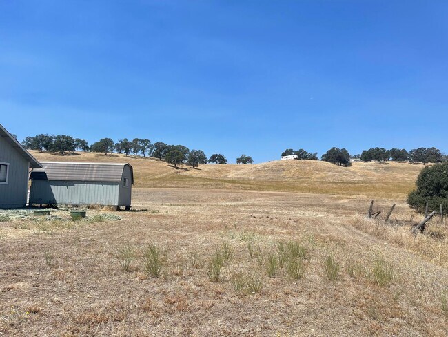 Building Photo - 7846 Jenny Lind Rd