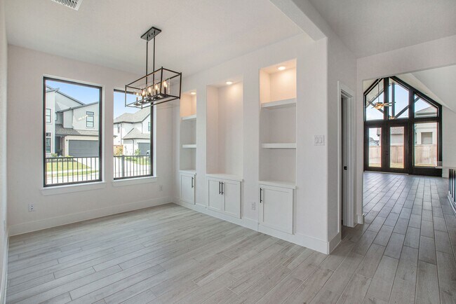 Building Photo - 15018 Bonham Shore Dr