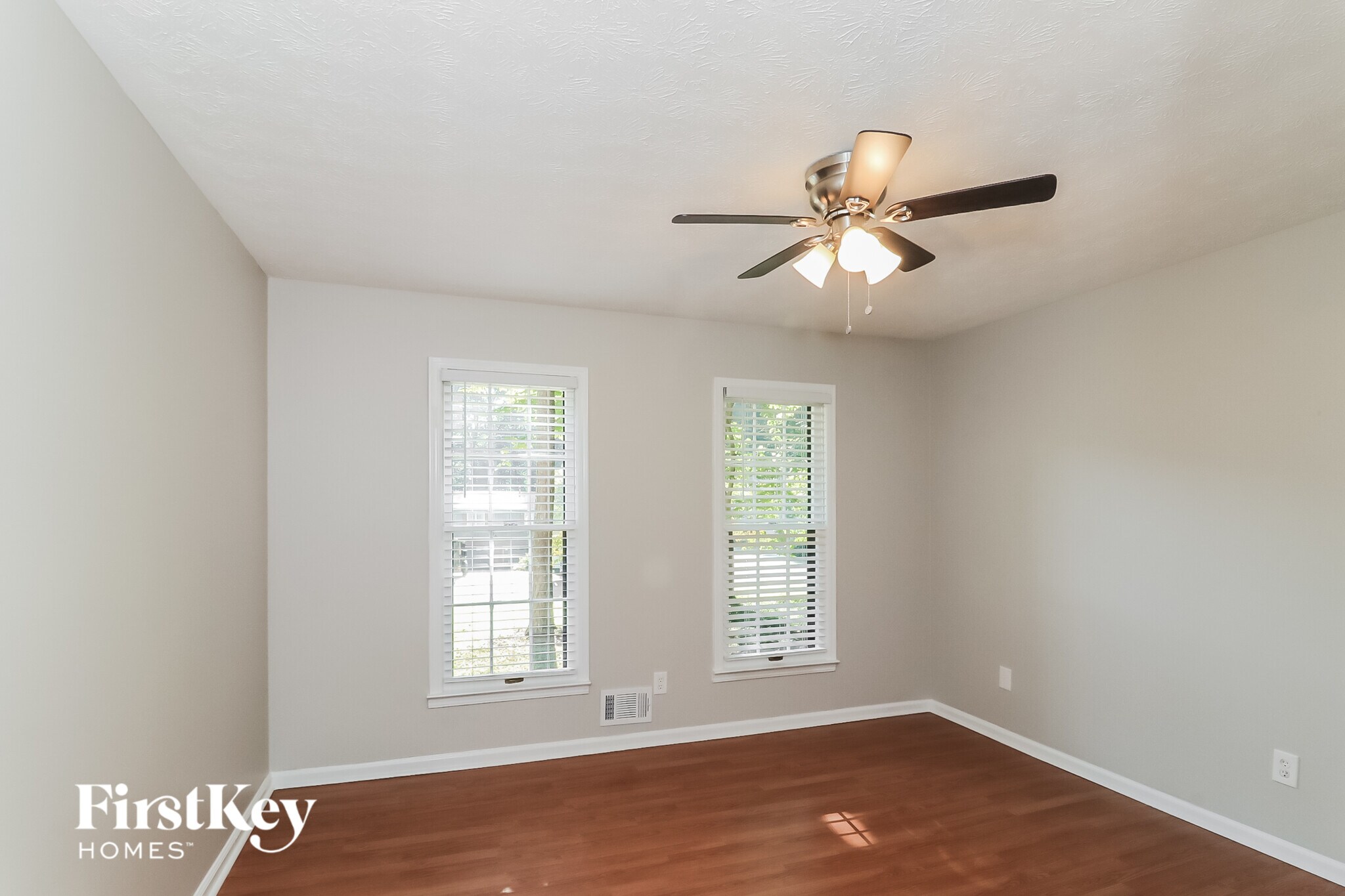 Building Photo - 2515 Cottonwood Dr