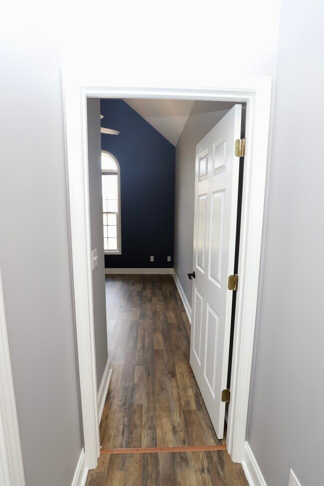 Building Photo - 1855 Beachforest Way