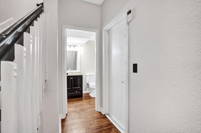 Building Photo - 3911 Shoma Dr