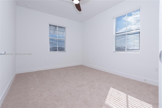 Building Photo - 230 SW 170th Ave