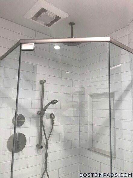 Building Photo - 57 Westland Ave