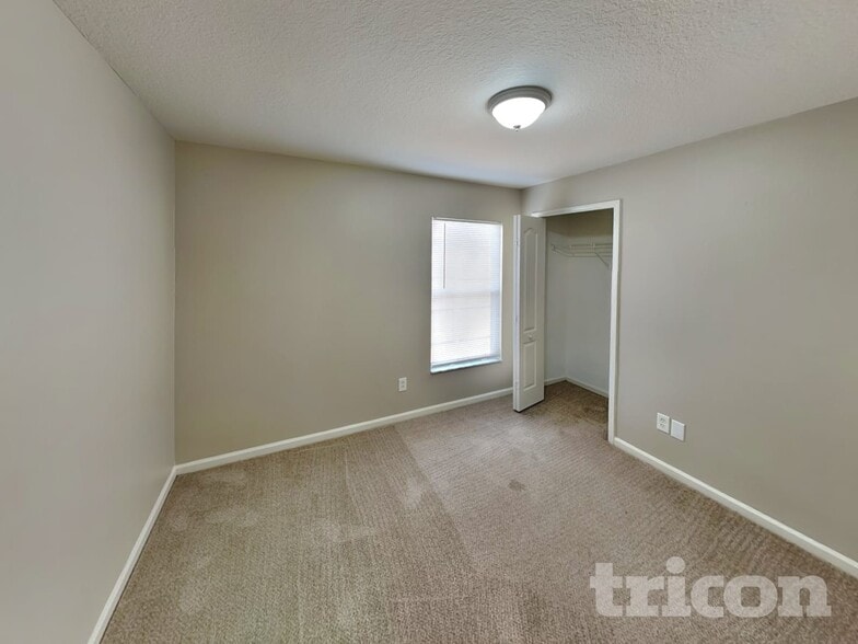 Building Photo - 12420 Tree Pointe Ct