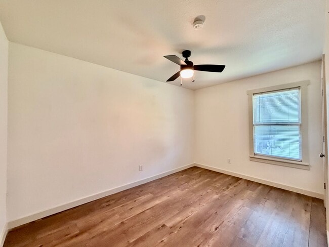 Building Photo - 1103 Haynes St