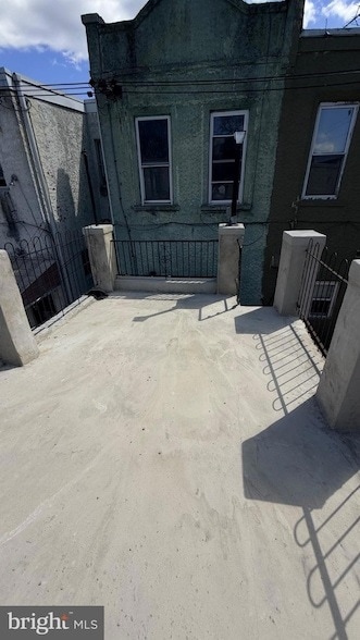 Building Photo - 2148 S Lambert St