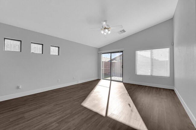Building Photo - Charming 4-Bedroom Home in a Quiet Las Vegas Community!