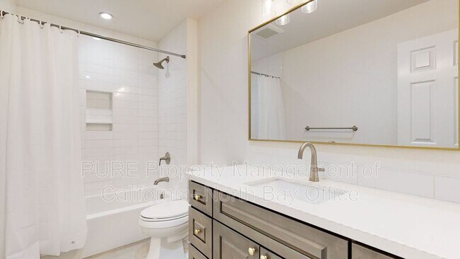Building Photo - 811 Swift Ct