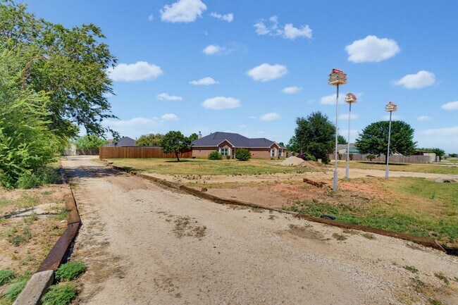 Building Photo - 286 Pilgrim Rd