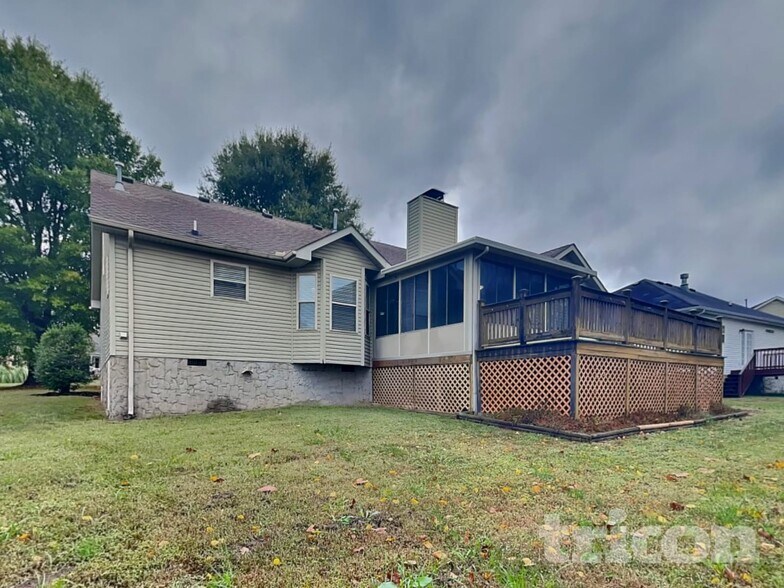 Building Photo - 904 Avery Green Ct