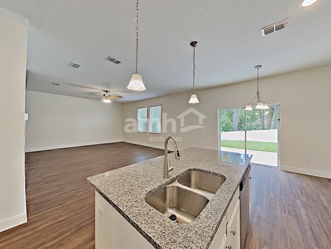 Building Photo - 707 Zarabrooke Ct