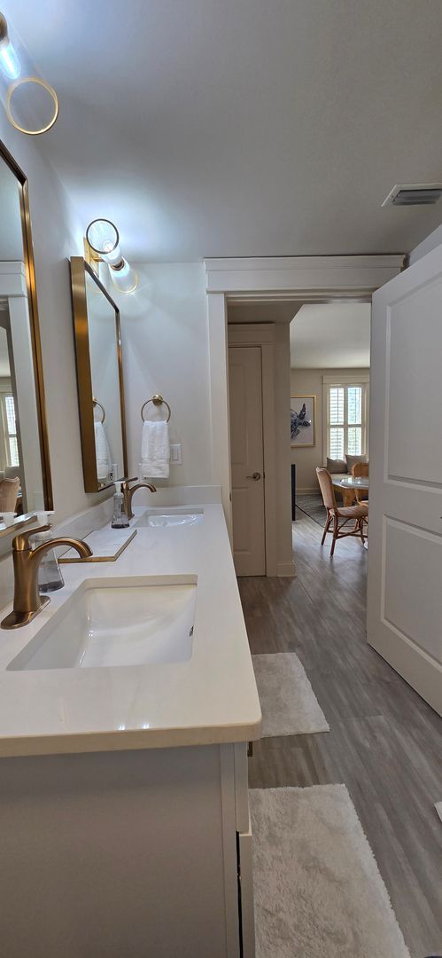 Building Photo - Recently remodeled condo near Baytown Wharf.