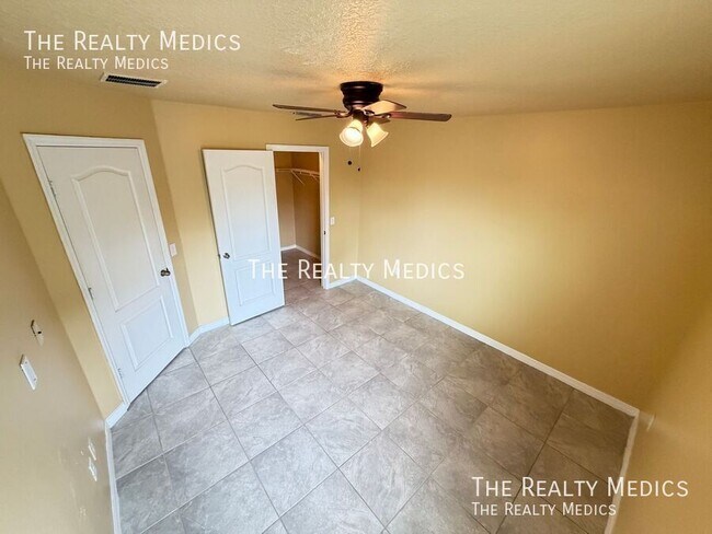 Building Photo - 2411 Grasmere View Pkwy N