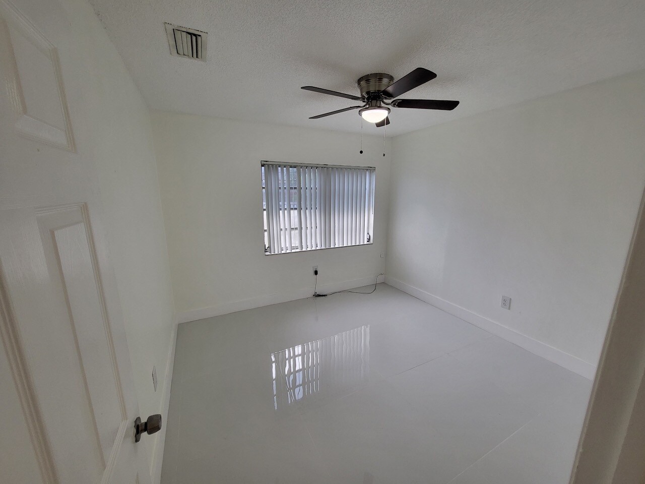 Building Photo - 17160 SW 94th Ave