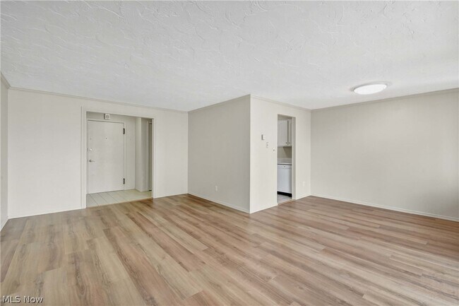 Building Photo - 12900 Lake Ave