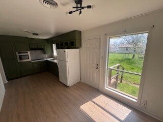 Building Photo - 1402 Missouri Ave