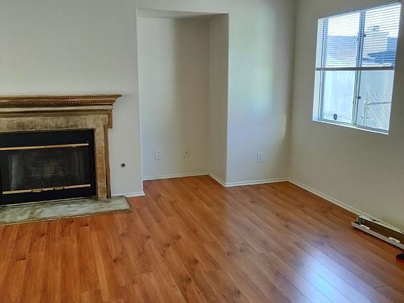 Building Photo - 37551 Deville St