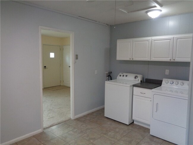 Building Photo - 113 William Ln