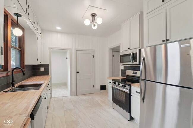 Building Photo - 615 N Grant Ave