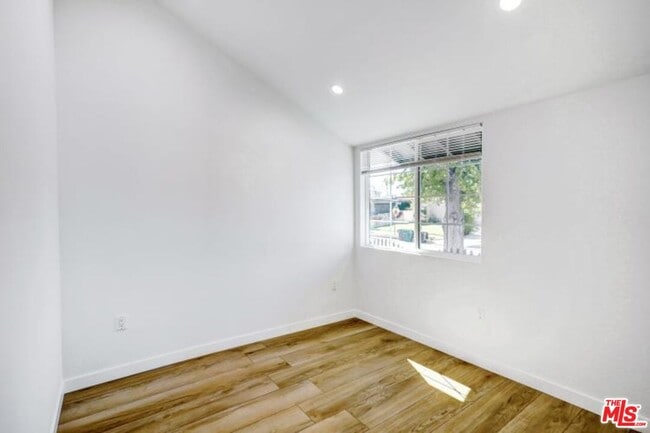 Building Photo - 6633 Belmar Ave