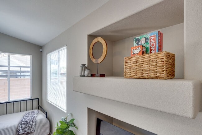 Building Photo - Charming Single-Story Home Near Silverado ...
