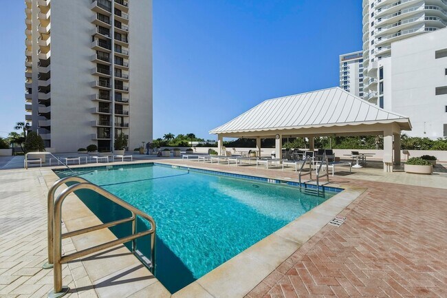 Building Photo - 4200 N Ocean Dr