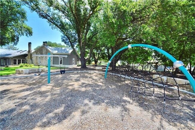 Building Photo - 1513 Fort Dessau Rd