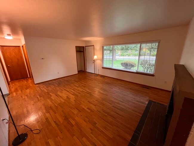 Building Photo - 8901 Lawndale Ave SW