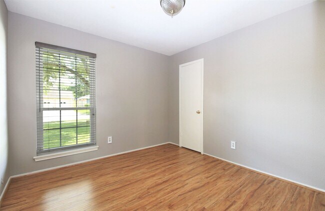 Building Photo - 14002 Taco Ct