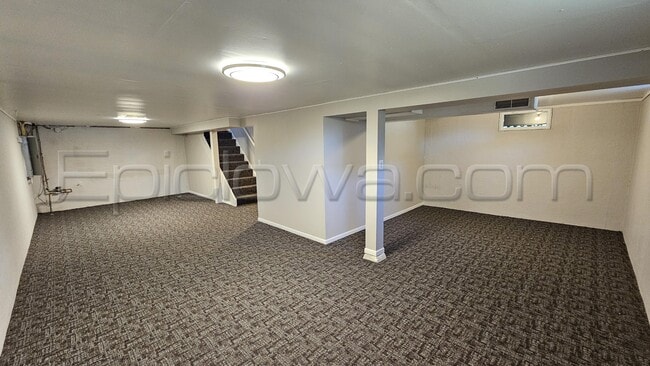 Building Photo - 130 Outlook Dr SW