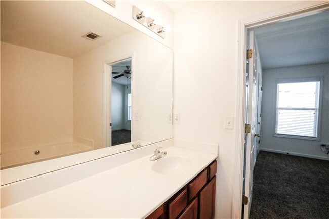 Building Photo - 1939 Durwood Ln