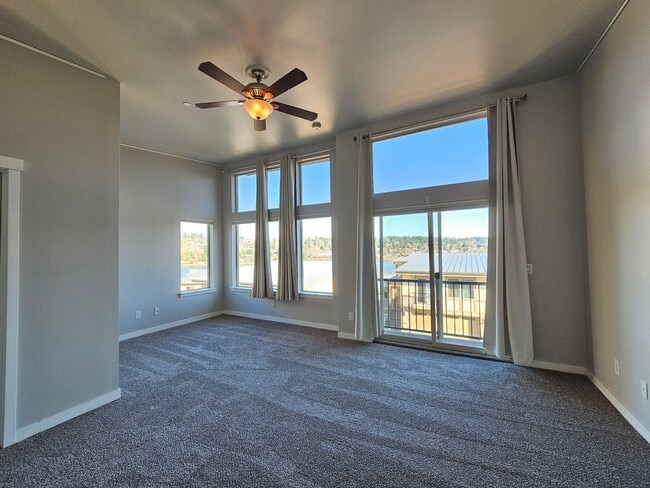 Building Photo - Bremerton Townhome with Puget Sound Views