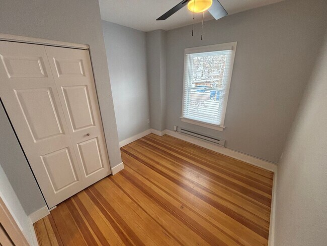 Building Photo - 741 Manitou Ave