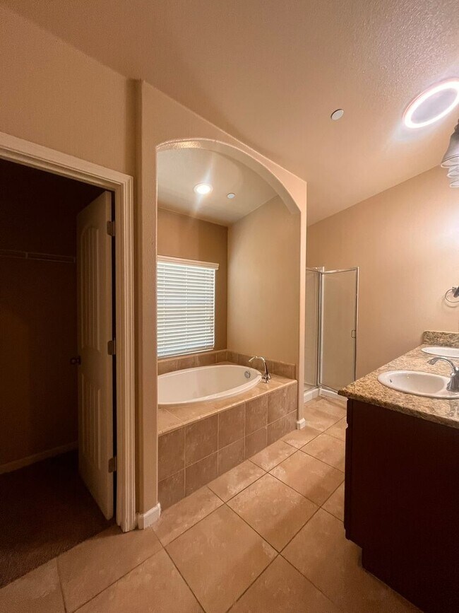 Building Photo - 2307 Tahoe Ave